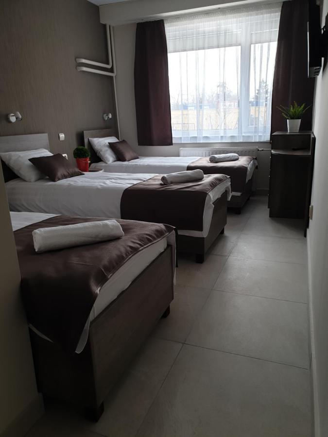 Familia Panzio & Apartmanhaz Gyor Exterior photo