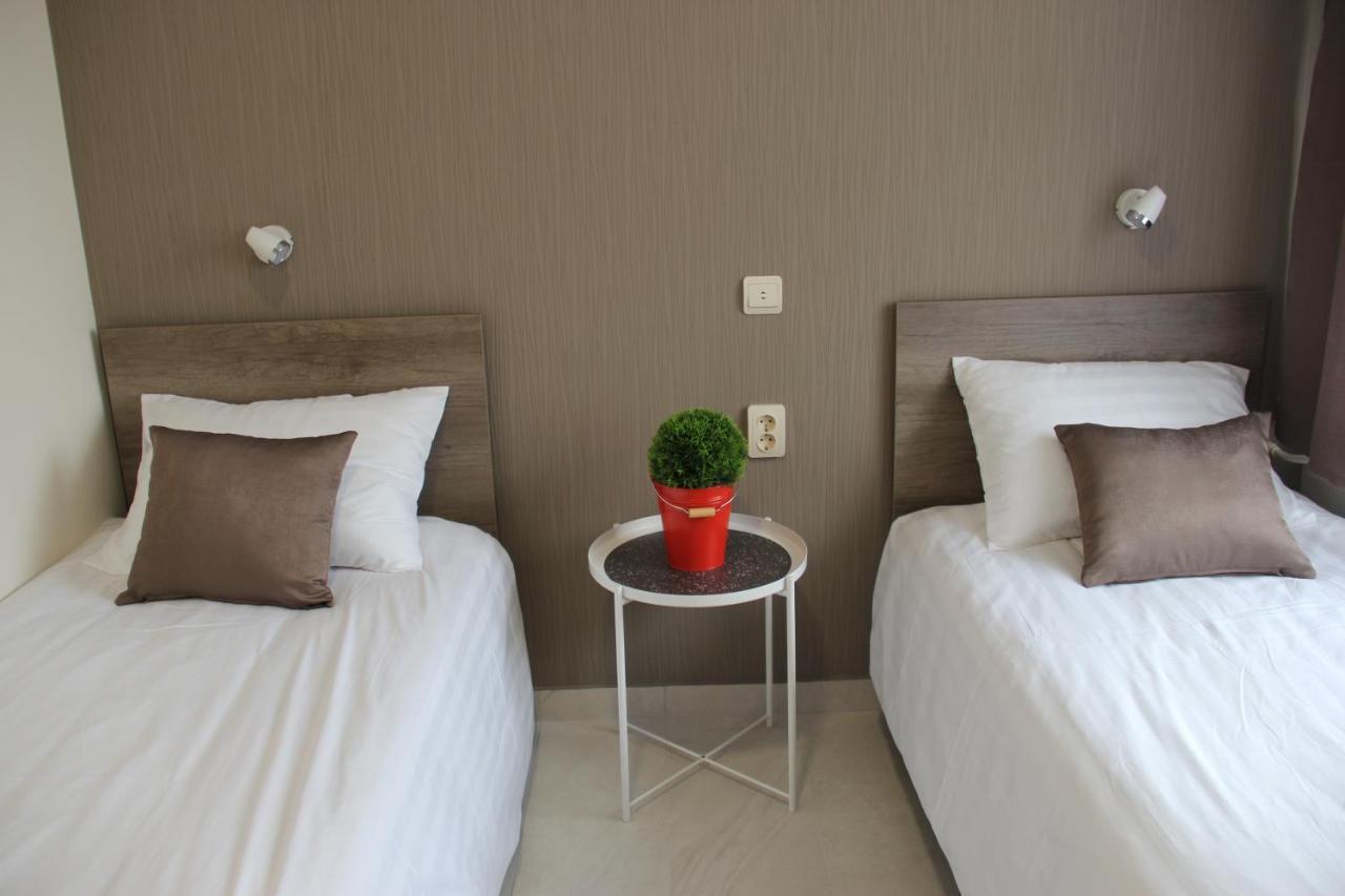 Familia Panzio & Apartmanhaz Gyor Exterior photo