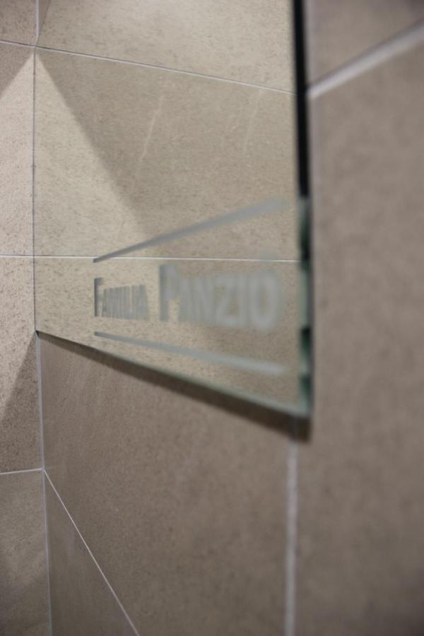 Familia Panzio & Apartmanhaz Gyor Exterior photo