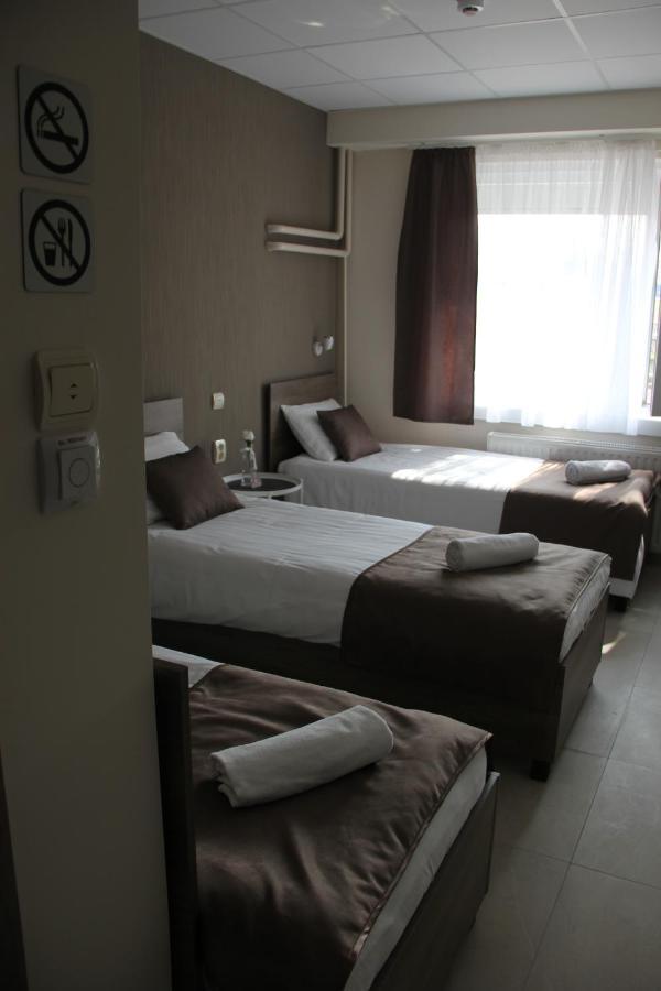Familia Panzio & Apartmanhaz Gyor Exterior photo