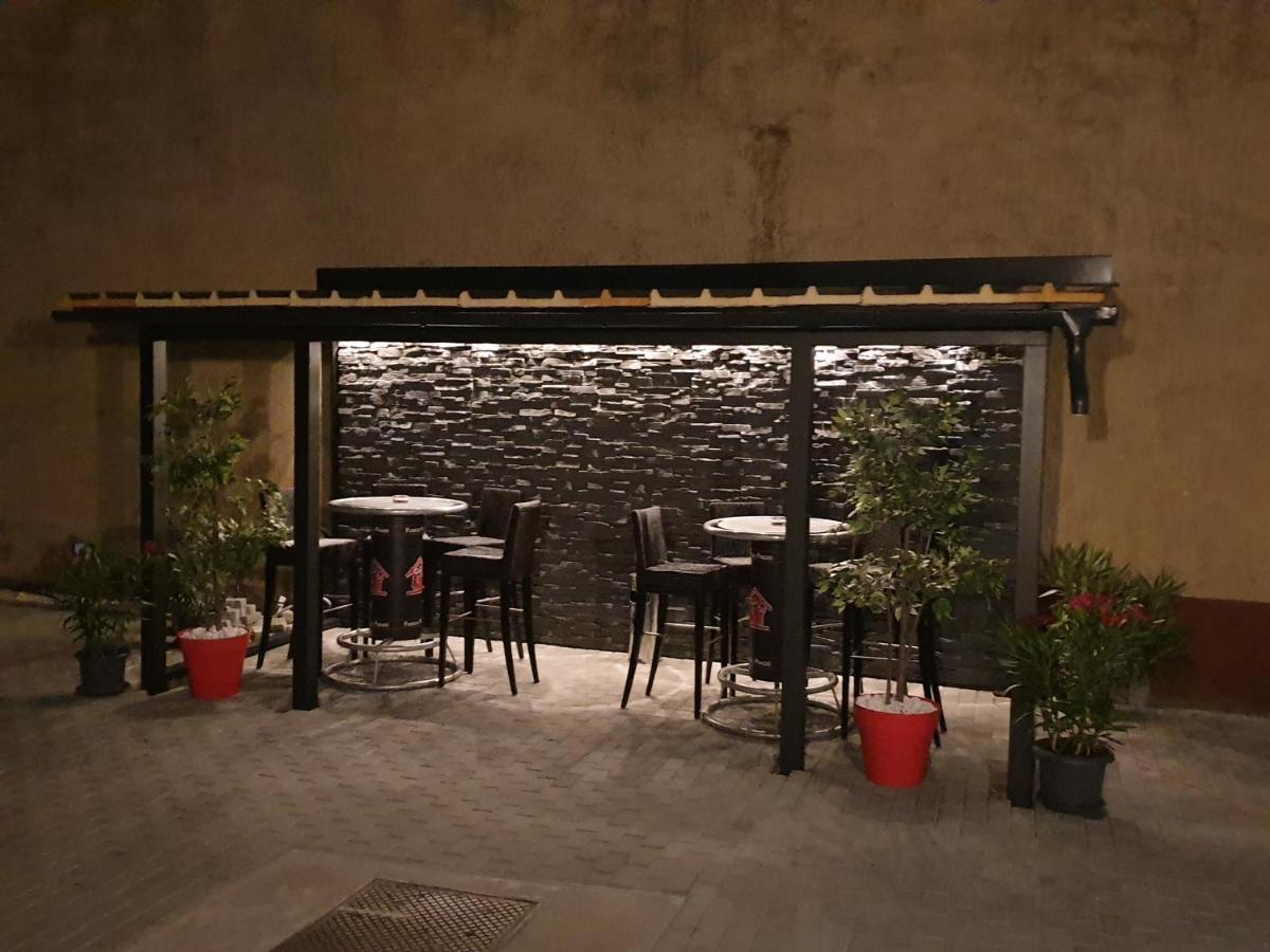 Familia Panzio & Apartmanhaz Gyor Exterior photo